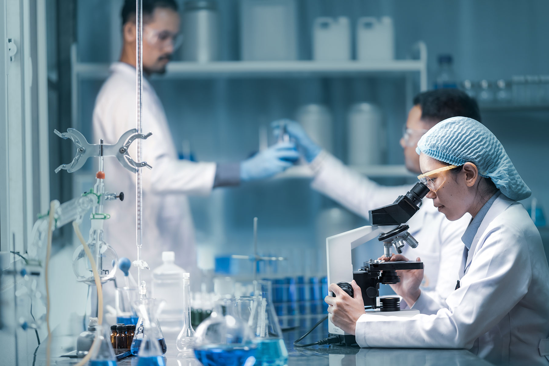 low-res_industry_life-sciences_shutterstock_1606816702